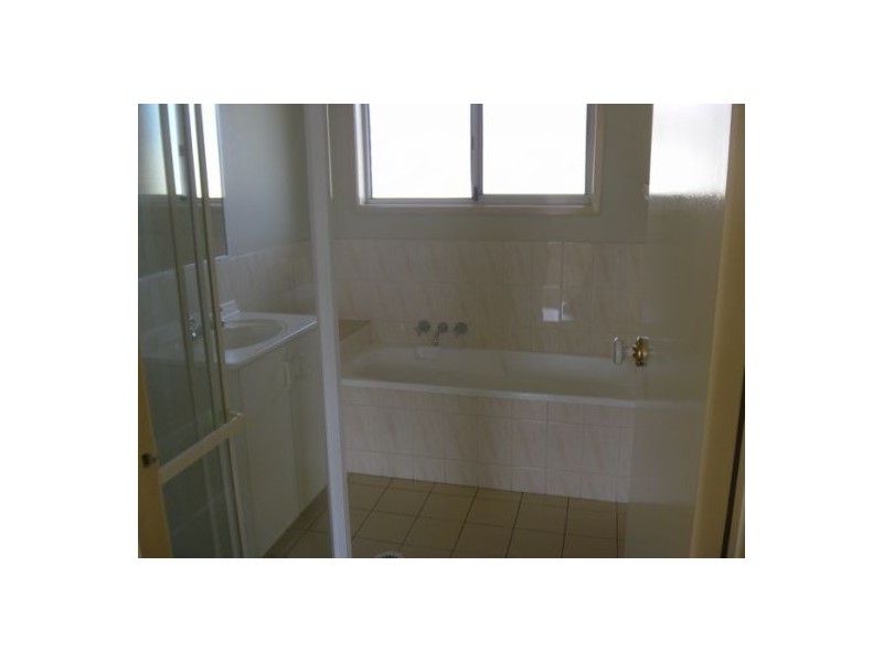 2/13 Broadfoot Drive, Goodna QLD 4300