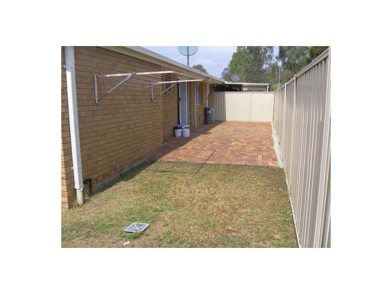 2/13 Broadfoot Drive, Goodna QLD 4300