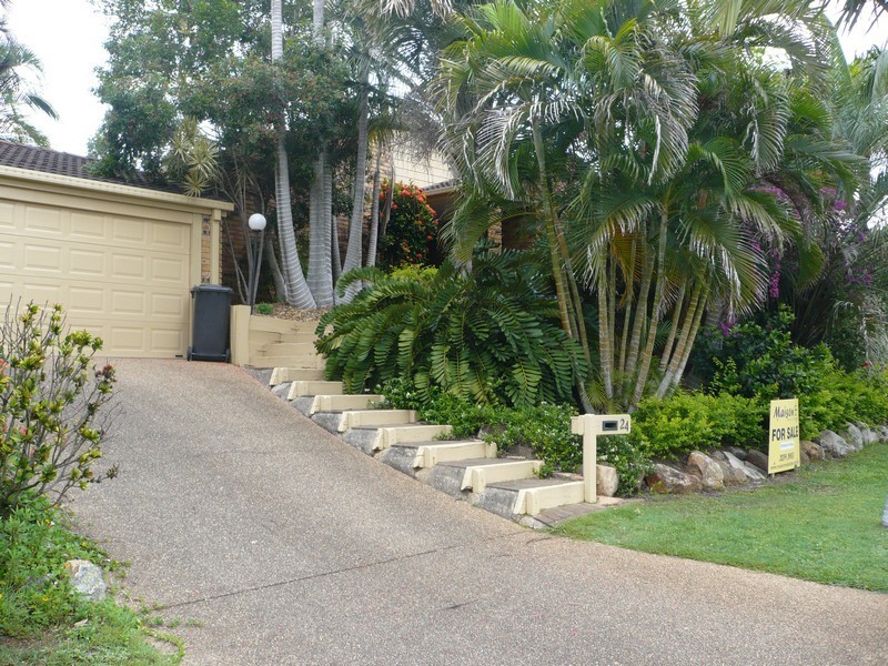 2 4 Baikal Place, Westlake QLD 4074