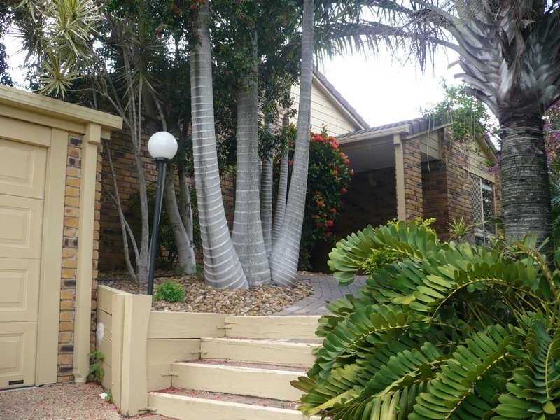 2 4 Baikal Place, Westlake QLD 4074