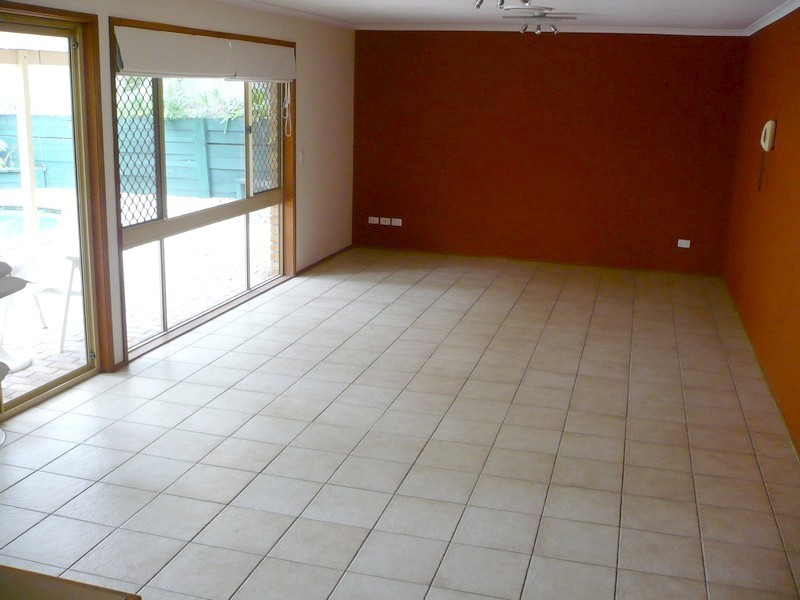 2 4 Baikal Place, Westlake QLD 4074