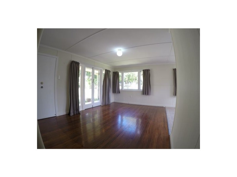 16 Southern Cross Avenue, Darra QLD 4076