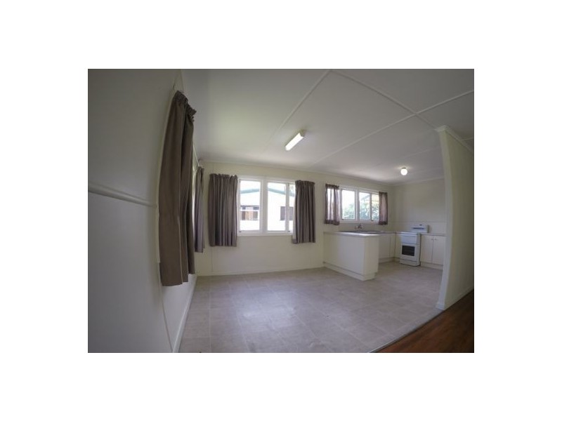 16 Southern Cross Avenue, Darra QLD 4076