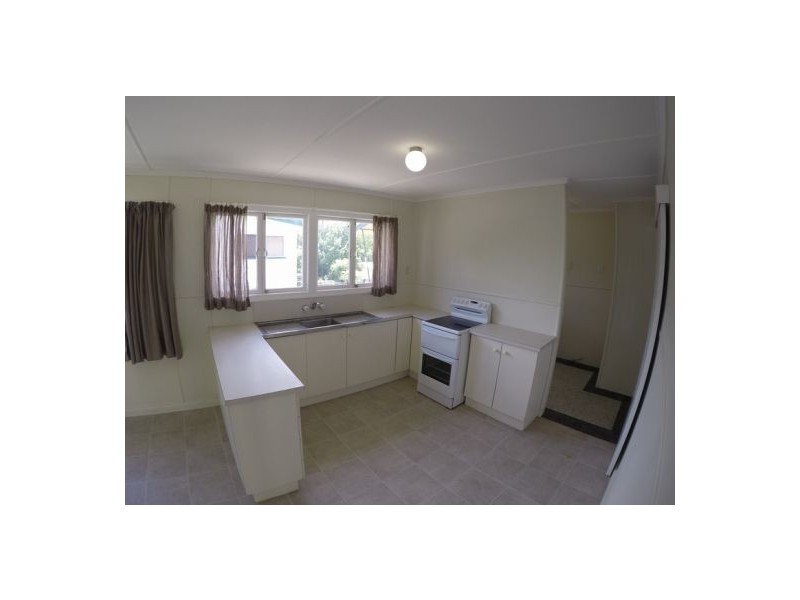 16 Southern Cross Avenue, Darra QLD 4076