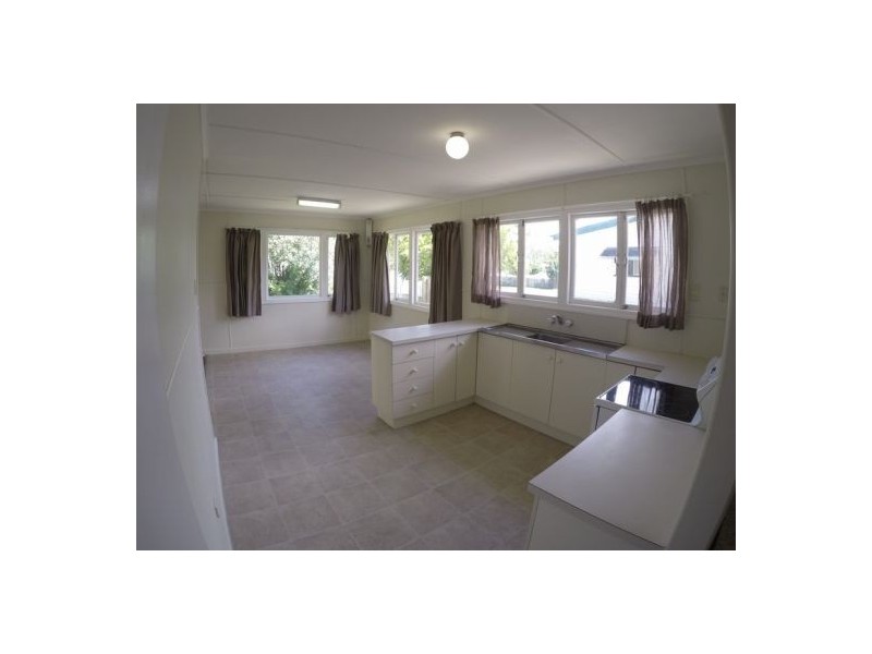 16 Southern Cross Avenue, Darra QLD 4076