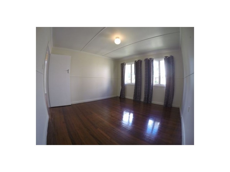 16 Southern Cross Avenue, Darra QLD 4076