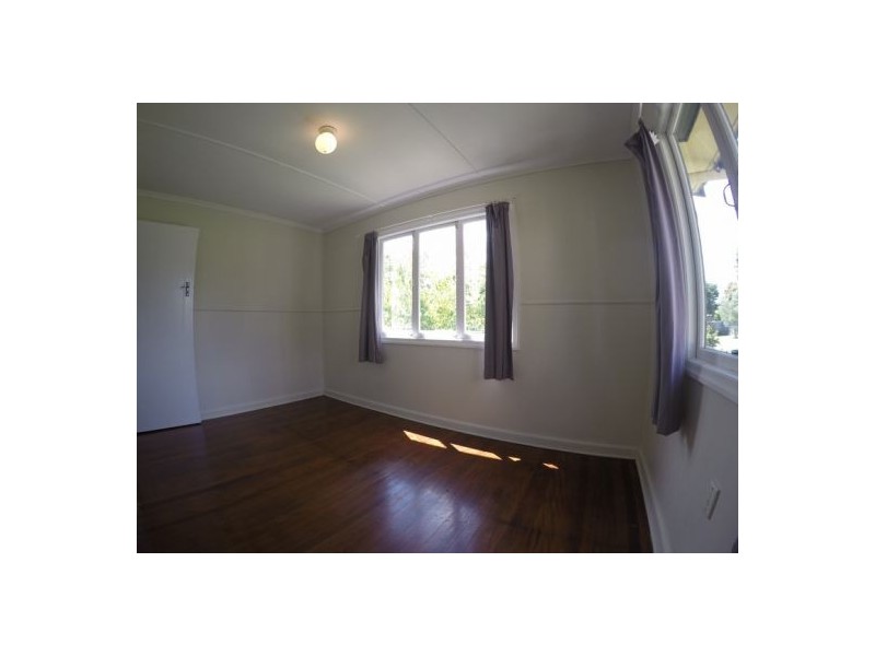 16 Southern Cross Avenue, Darra QLD 4076