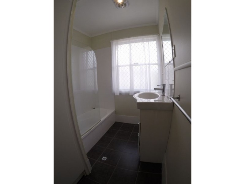 16 Southern Cross Avenue, Darra QLD 4076