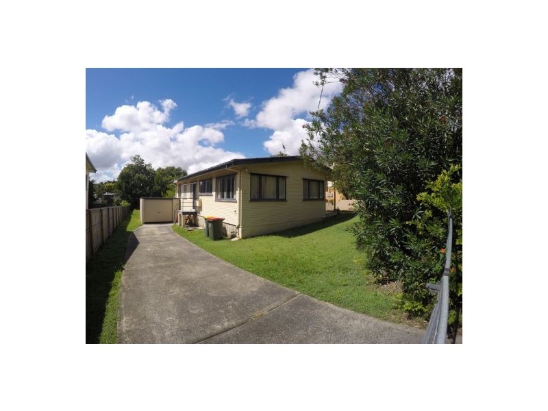 16 Southern Cross Avenue, Darra QLD 4076
