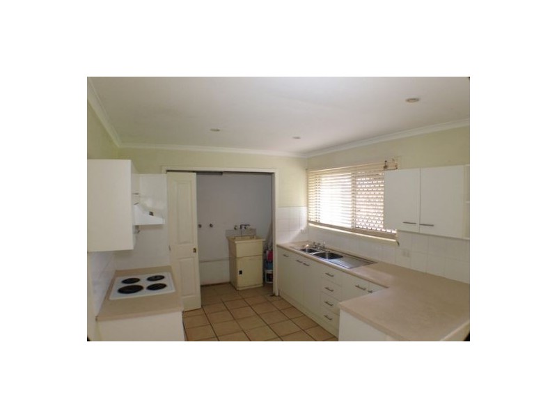 10 Macfarlane Street, Riverhills QLD 4074