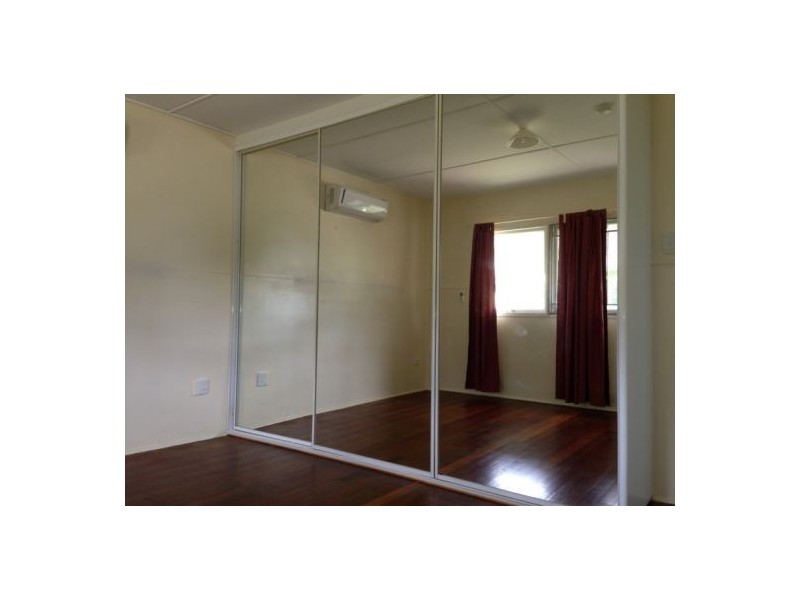 17 Thompson Street, Silkstone QLD 4304