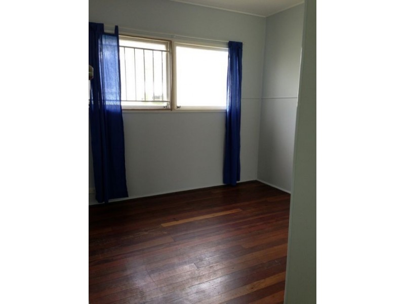 17 Thompson Street, Silkstone QLD 4304
