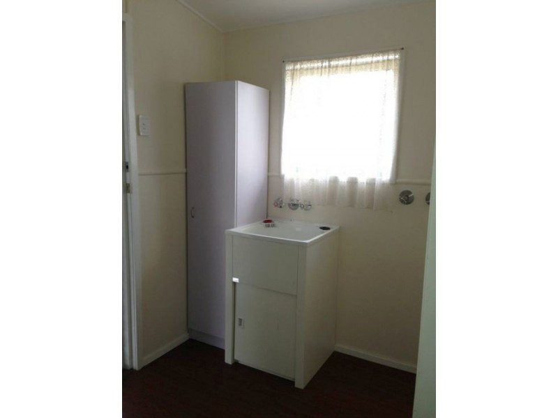 17 Thompson Street, Silkstone QLD 4304