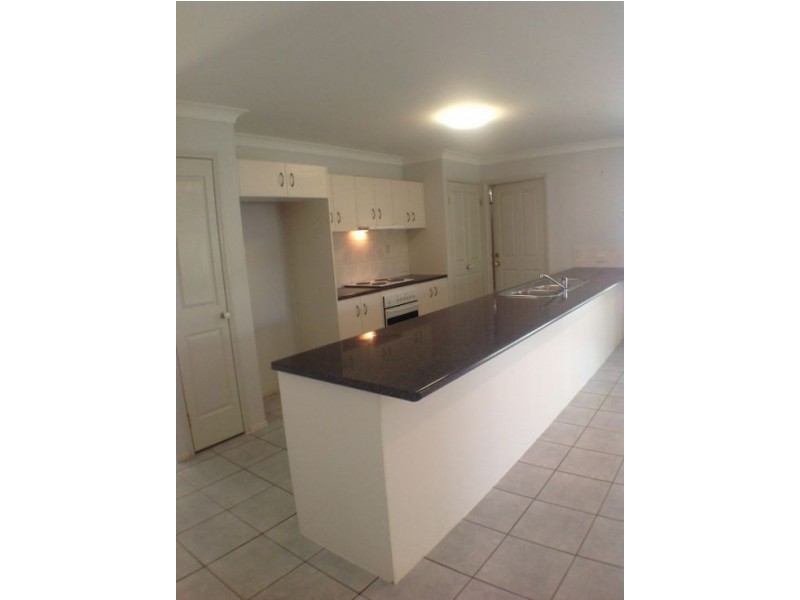 43 Derwent Place, Riverhills QLD 4074