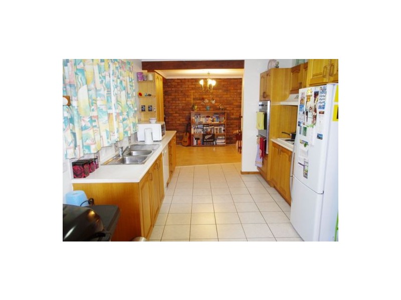 5 Aegean Close, Jamboree Heights QLD 4074