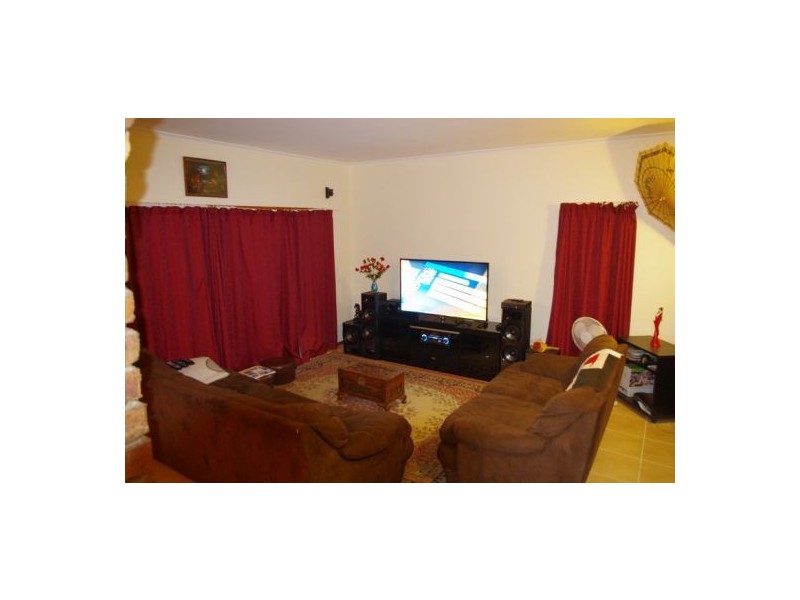 5 Aegean Close, Jamboree Heights QLD 4074