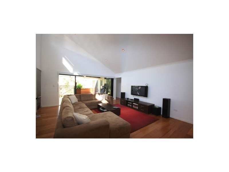 143 Gordon Cct, Seventeen Mile Rocks QLD 4073