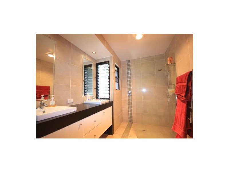 143 Gordon Cct, Seventeen Mile Rocks QLD 4073