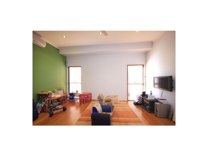 143 Gordon Cct, Seventeen Mile Rocks QLD 4073