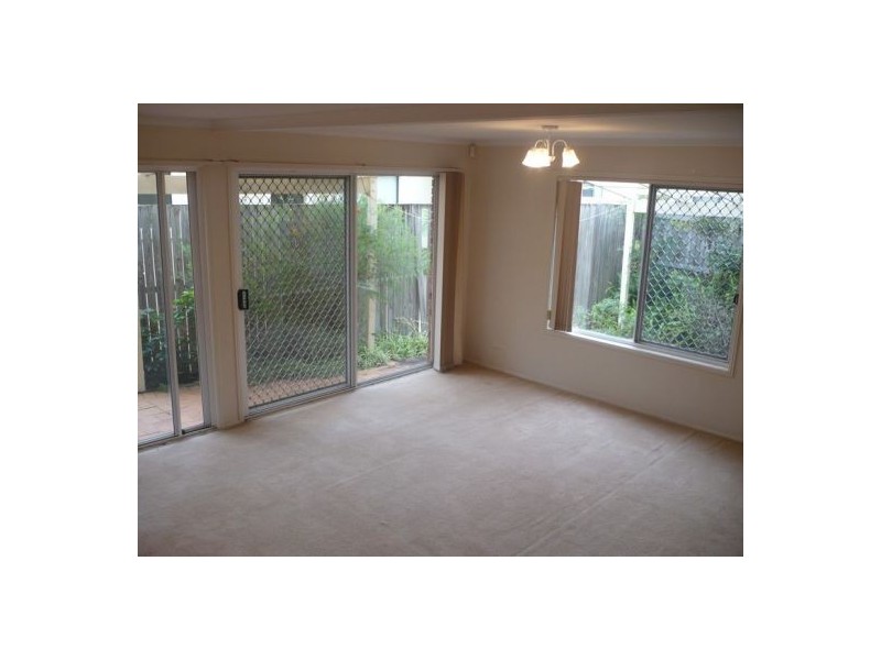 5/1 Able Smith Crescent, Mount Ommaney QLD 4074