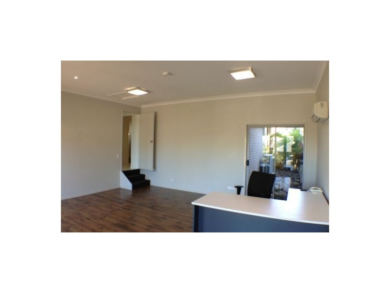 2 Dray Court, Riverhills QLD 4074