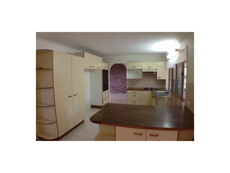 28 Eurabbie Street, Middle Park QLD 4074