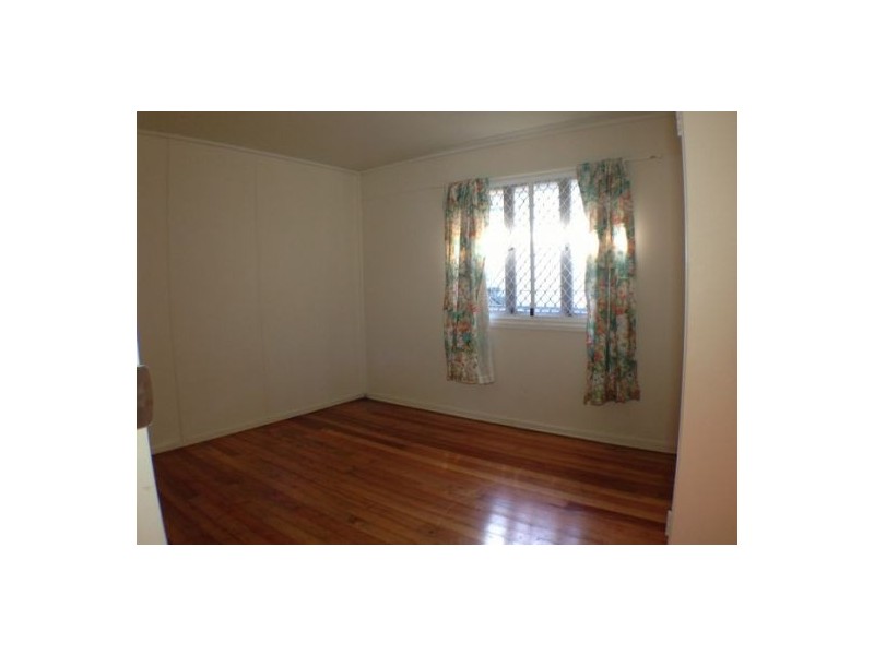 22 Kynance Street, Leichhardt QLD 4305