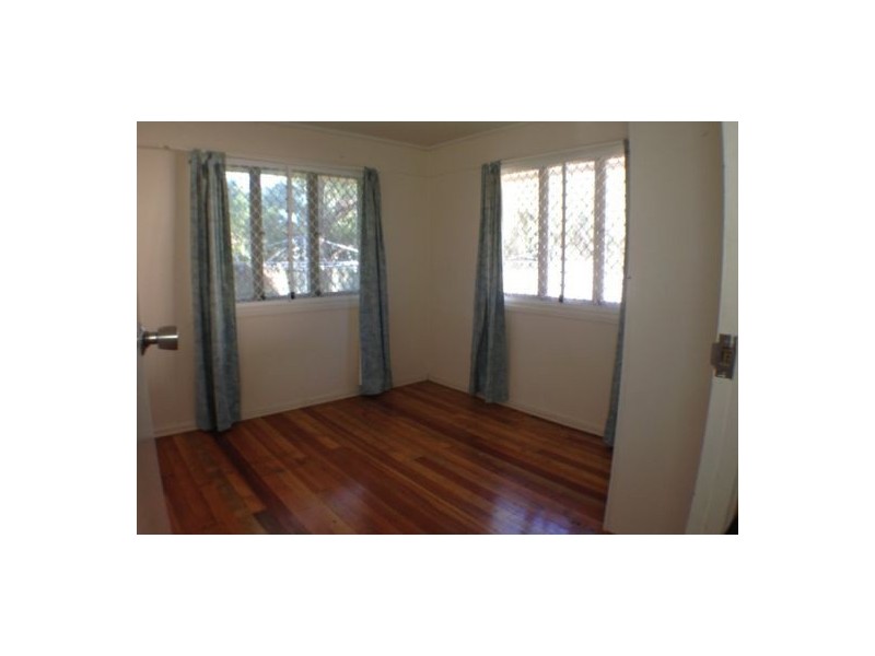 22 Kynance Street, Leichhardt QLD 4305