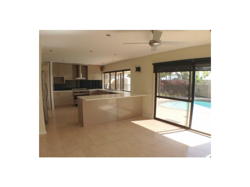 68 Colonsay Street, Middle Park QLD 4074