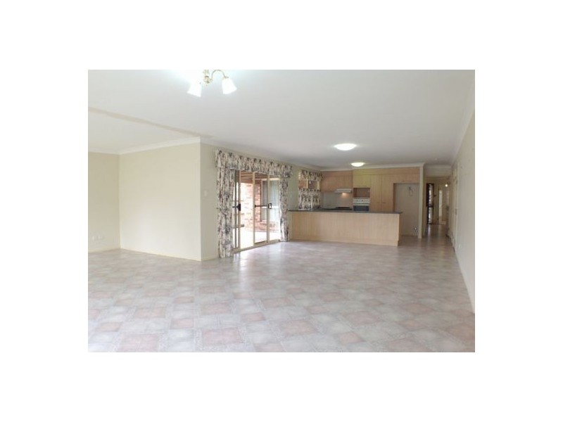 2 Teasel Crescent, Forest Lake QLD 4078