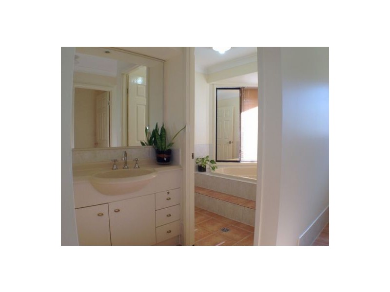 4 Bridle Court, Sumner QLD 4074