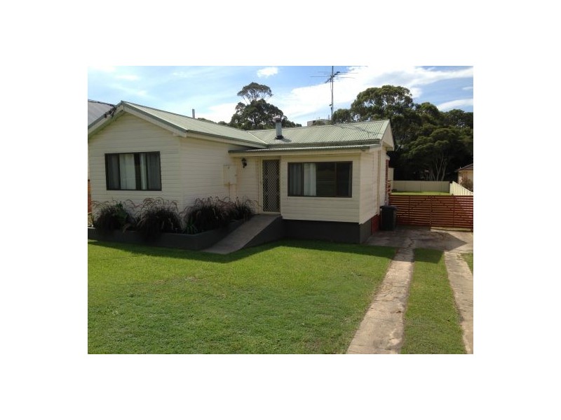 35 Lewers Street, Belmont NSW 2280