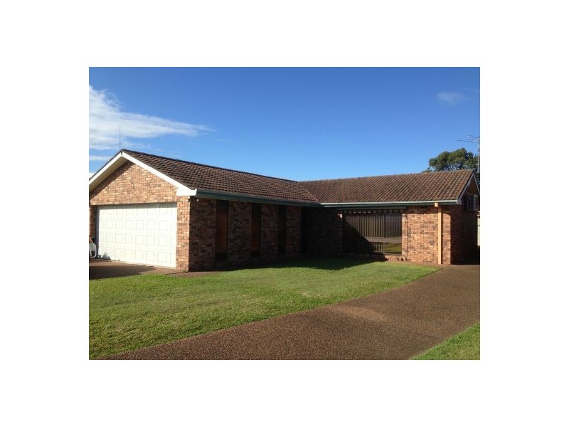 6 Andra Close, Belmont NSW 2280