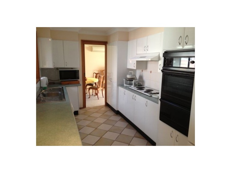 6 Andra Close, Belmont NSW 2280