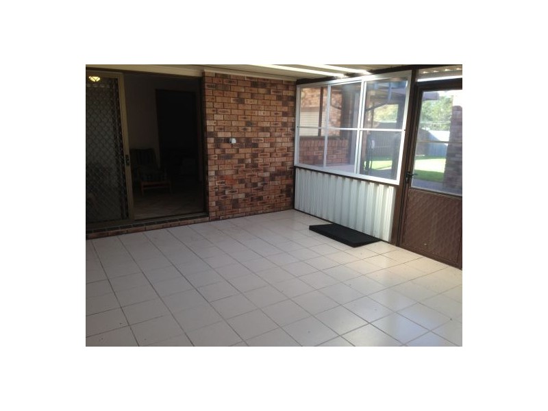 6 Andra Close, Belmont NSW 2280