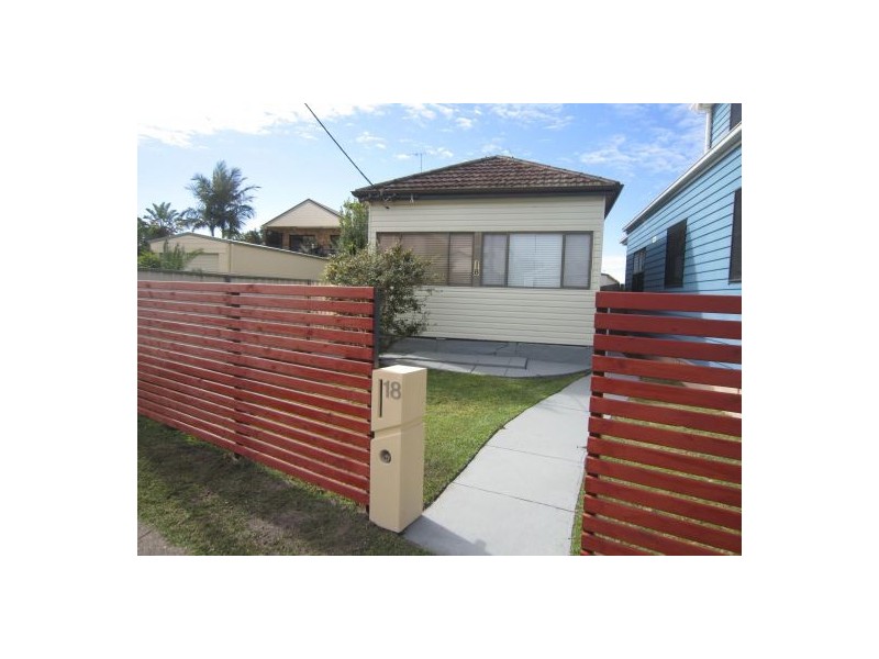 18 Marks Parade, Marks Point NSW 2280