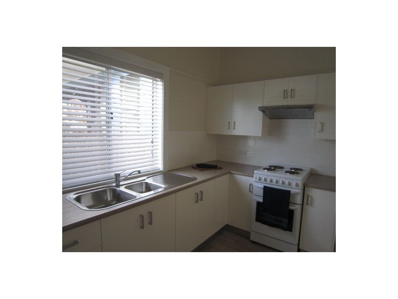 18 Marks Parade, Marks Point NSW 2280