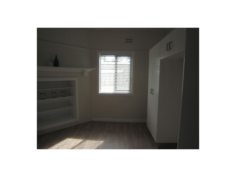 18 Marks Parade, Marks Point NSW 2280