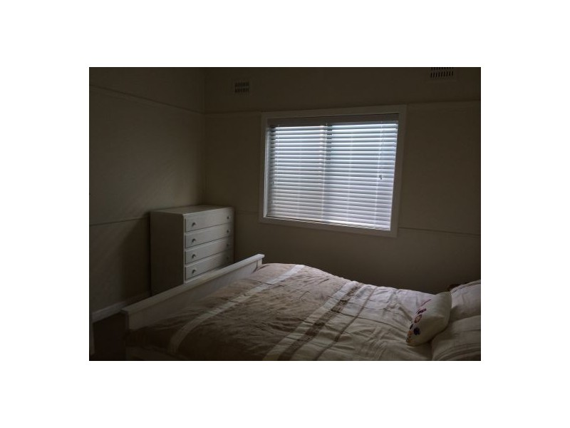 18 Marks Parade, Marks Point NSW 2280