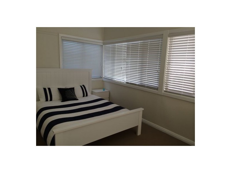 18 Marks Parade, Marks Point NSW 2280