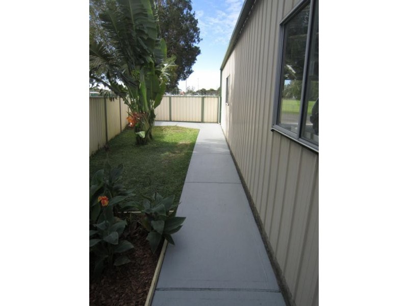 18 Marks Parade, Marks Point NSW 2280