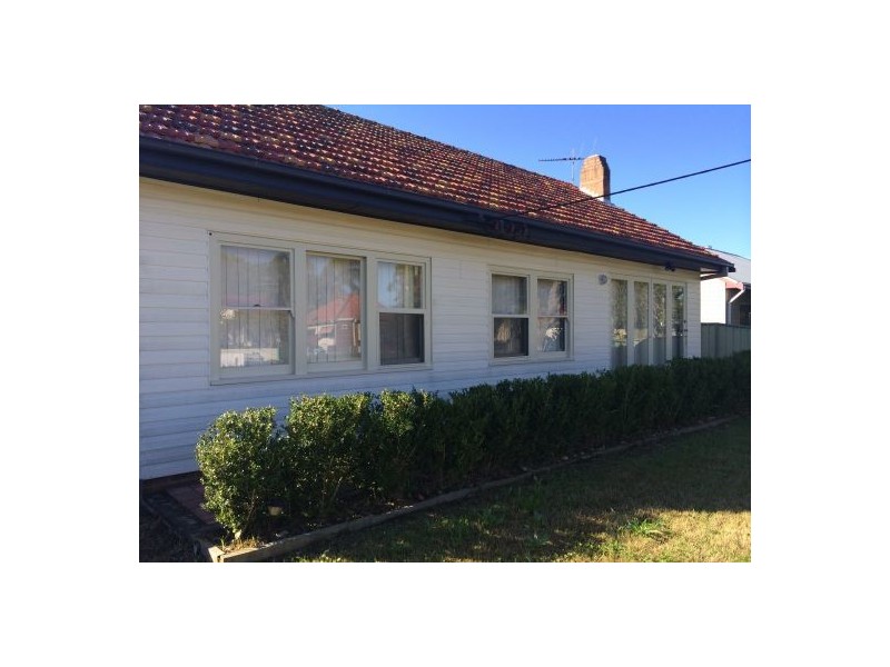 20 Thompson Street, Belmont South NSW 2280