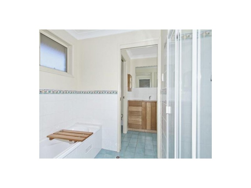 14 Grove Place, Cameron Park NSW 2285