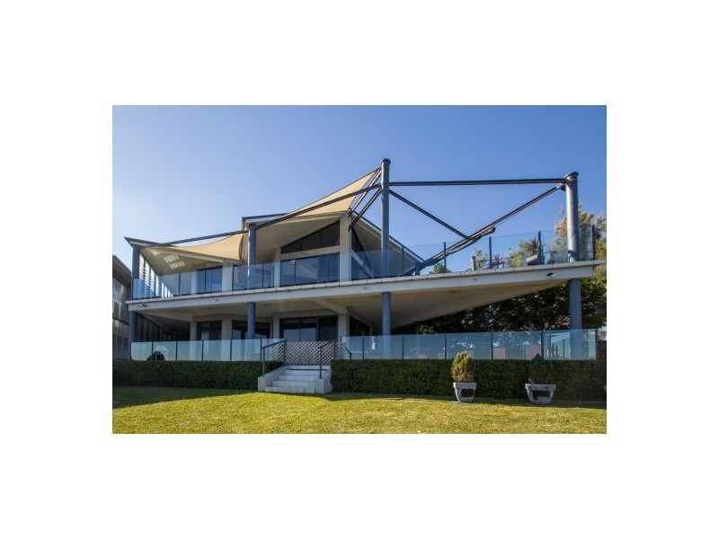 2-2 Ross Street, Belmont NSW 2280