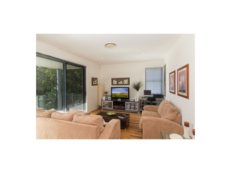 2-2 Ross Street, Belmont NSW 2280