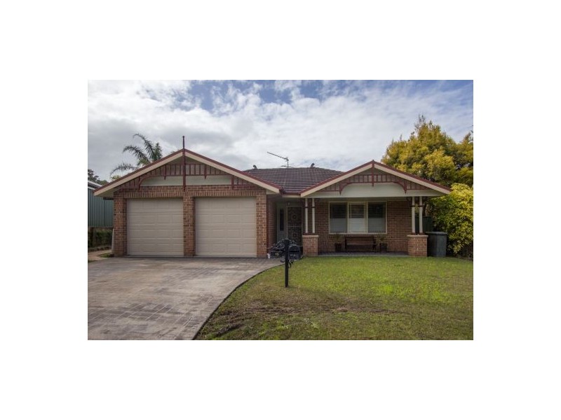 15 Dwyer  Chase, Eleebana NSW 2282