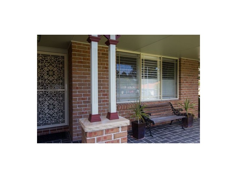 15 Dwyer  Chase, Eleebana NSW 2282