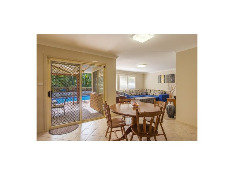 15 Dwyer  Chase, Eleebana NSW 2282