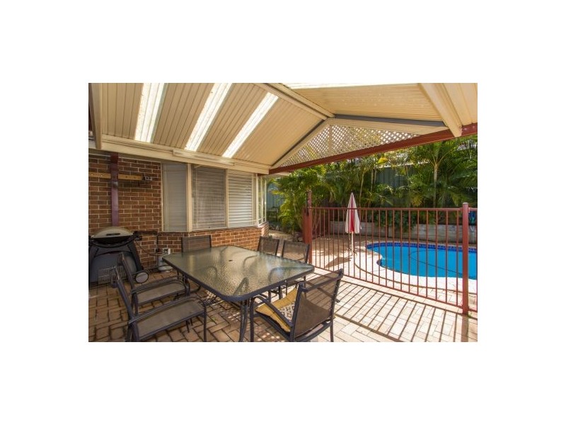 15 Dwyer  Chase, Eleebana NSW 2282