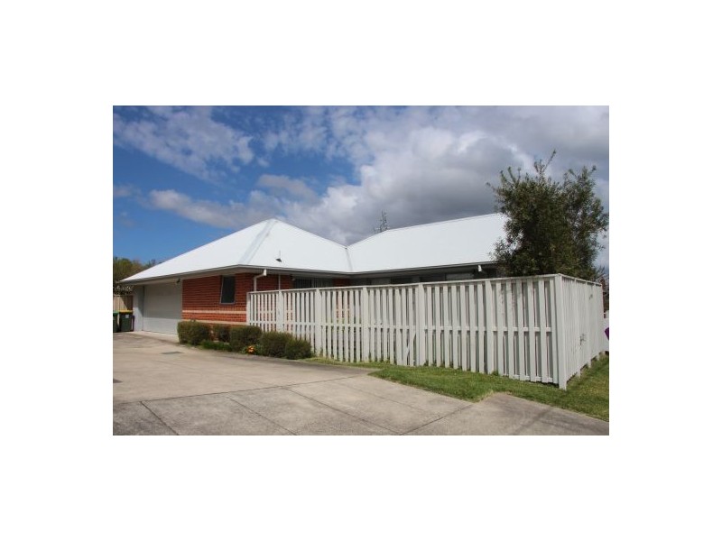 2 B Lake Street, Warners Bay NSW 2282